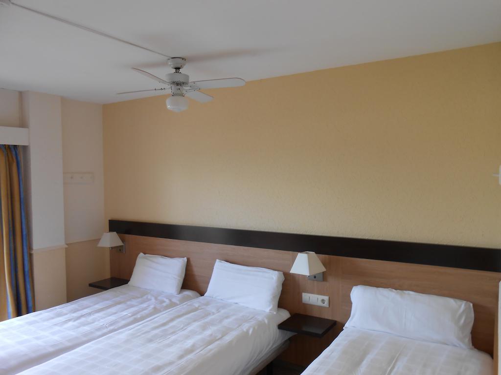 Hotel Marbella روساس المظهر الخارجي الصورة