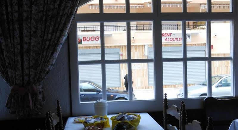 Hotel Marbella روساس المظهر الخارجي الصورة