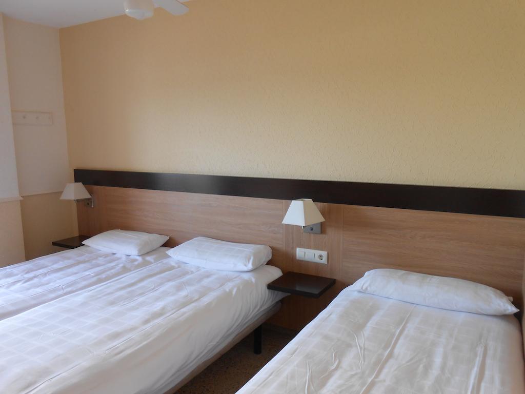 Hotel Marbella روساس المظهر الخارجي الصورة